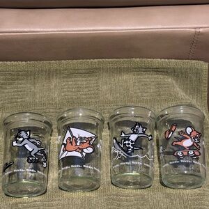 Vintage. TOM & JERRY, and DINO glasses! Set of 6!